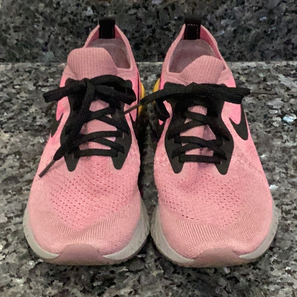 Preowned Women’s Nike Epic React Athletic Shoes Pink Flyknit Size 8 (Item#S019)